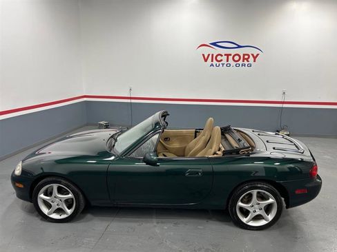 Used 2001 MAZDA MX-5 Miata Base image 23