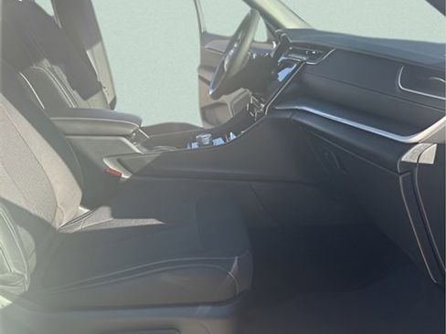 New 2025 Jeep Grand Cherokee L Laredo image 27