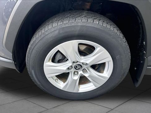 Used 2019 Toyota RAV4 XLE w/ Convenience Package AWD/4WD image 11