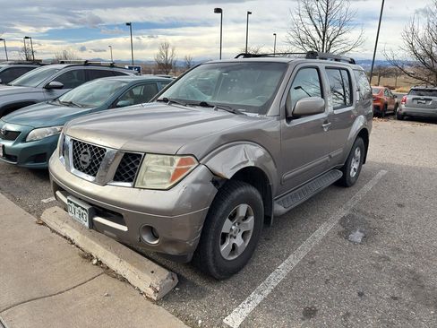Used 2006 Nissan Pathfinder SE w/ (P01) Se Premium Pkg image 1