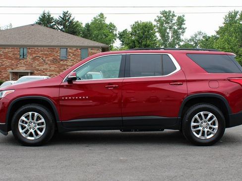 Used 2020 Chevrolet Traverse LT w/ Driver Confidence II Package image 5