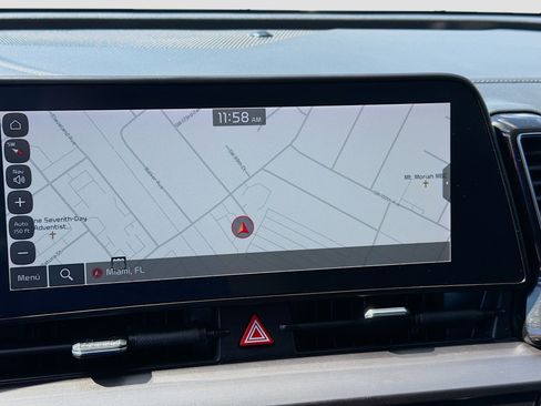 Used 2024 Kia Sportage EX image 13