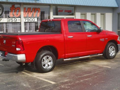 Used 2019 RAM 1500 Classic SLT w/ Luxury Group image 17