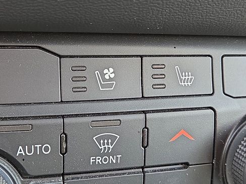 Used 2025 Dodge Durango GT AWD/4WD image 28