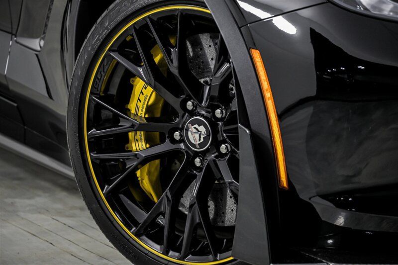 Used 2016 Chevrolet Corvette Z06 w/ C7.r Special Edition RWD image 3