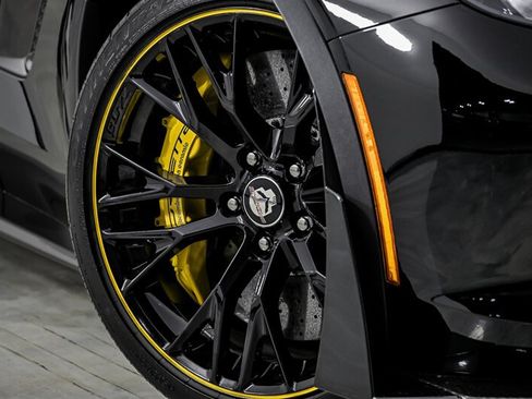Used 2016 Chevrolet Corvette Z06 w/ C7.r Special Edition RWD image 3