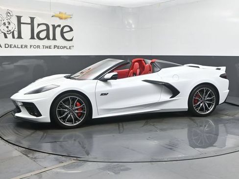 Used 2023 Chevrolet Corvette Stingray Premium Conv w/ Z51 Performance Package RWD image 31