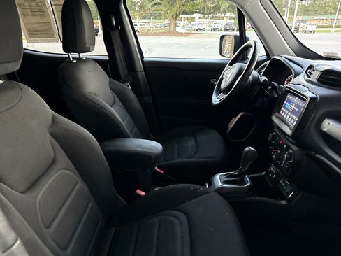 Used 2020 Jeep Renegade Latitude w/ Cold Weather Group AWD/4WD image 31
