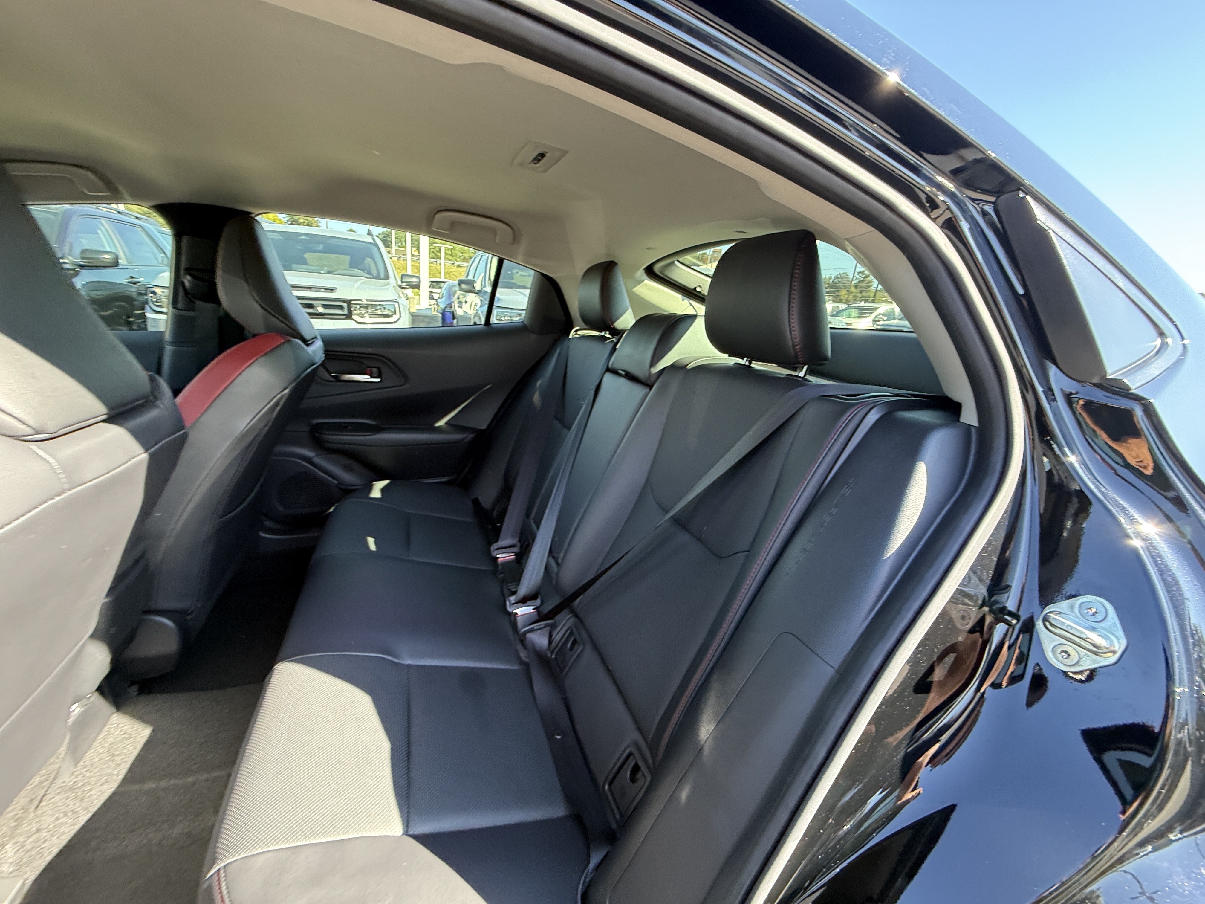 Used 2024 Toyota Prius Prime FWD image 31