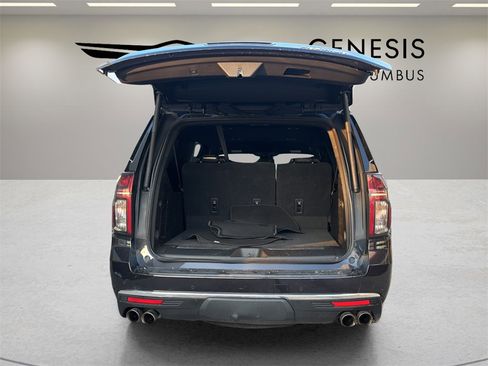 Used 2023 Chevrolet Suburban Premier image 9