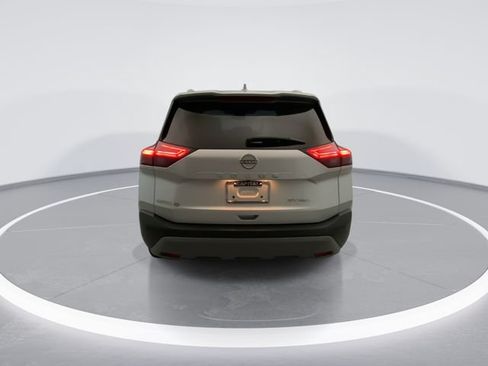 Used 2023 Nissan Rogue SV w/ SV Premium B Package AWD/4WD image 3