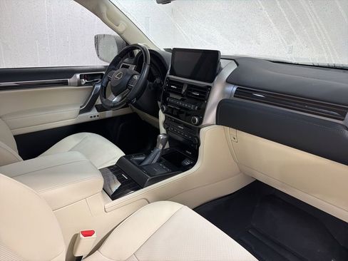 Used 2023 Lexus GX 460 Premium w/ Premium Plus Package image 24