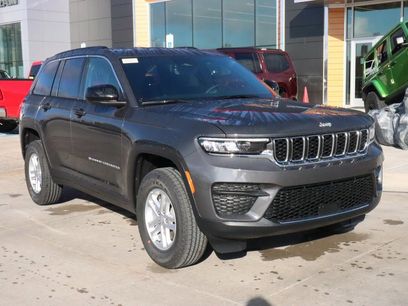 New 2025 Jeep Grand Cherokee Laredo w/ Luxury Tech Group I