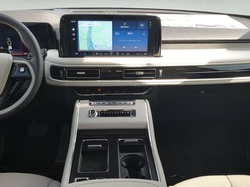 New 2026 Lincoln Aviator Reserve w/ Illumination Package RWD image 22