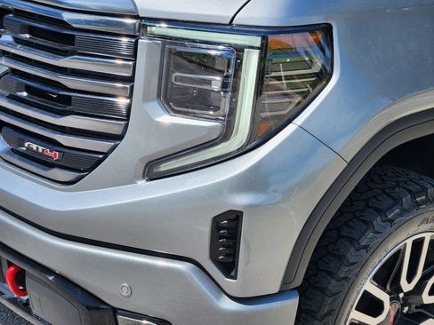 Used 2024 GMC Sierra 1500 AT4 w/ Technology Package AWD/4WD image 27