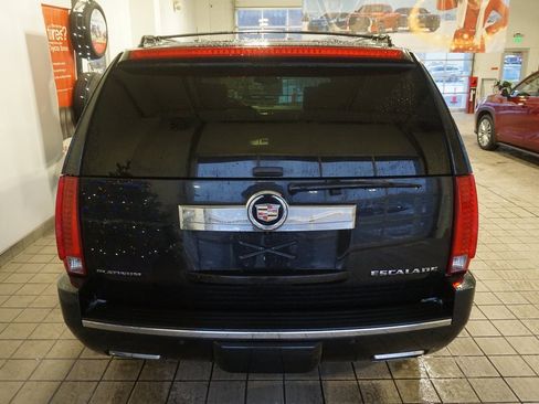 Used 2013 Cadillac Escalade Platinum image 18