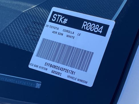 Certified 2025 Toyota Corolla LE image 31