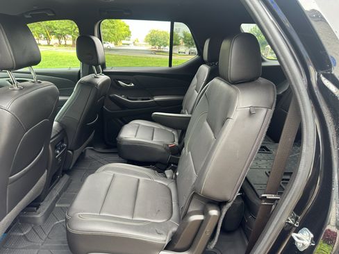Used 2022 Chevrolet Traverse LT w/ LPO, Floor Liner Package AWD/4WD image 16