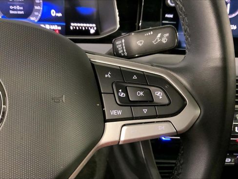 Used 2025 Volkswagen Jetta SE FWD image 19
