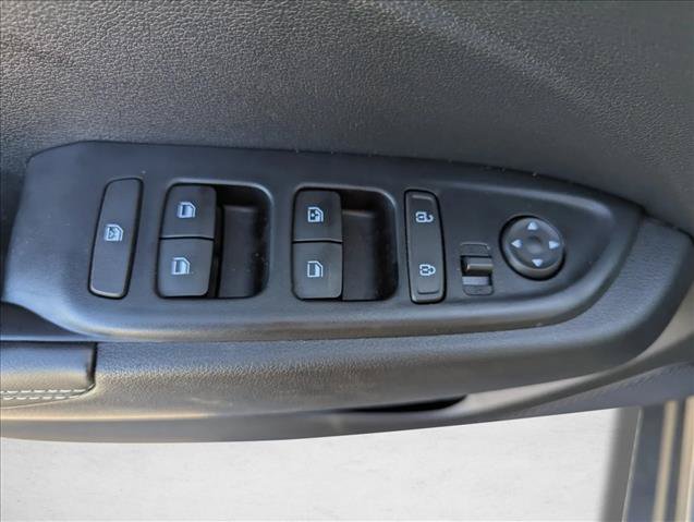 Certified 2025 Hyundai Venue Limited FWD image 10