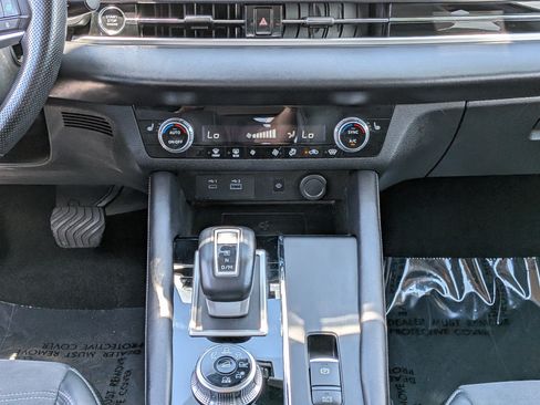 Used 2024 Mitsubishi Outlander SE Black Edition AWD/4WD image 20