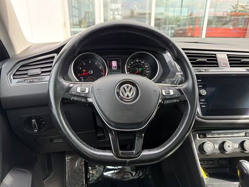Used 2018 Volkswagen Tiguan SE w/ Panoramic Sunroof Package AWD/4WD image 15