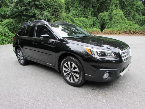 Used 2016 Subaru Outback 2.5i Limited AWD/4WD image 8