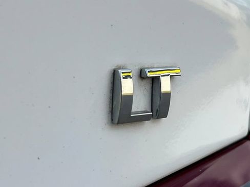 Used 2019 Chevrolet Malibu LT w/ Driver Confidence Package II FWD image 2