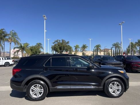 Used 2023 Ford Explorer XLT image 9