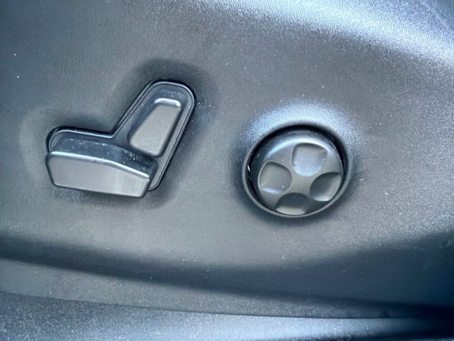 Used 2026 Chrysler Pacifica Select FWD image 19