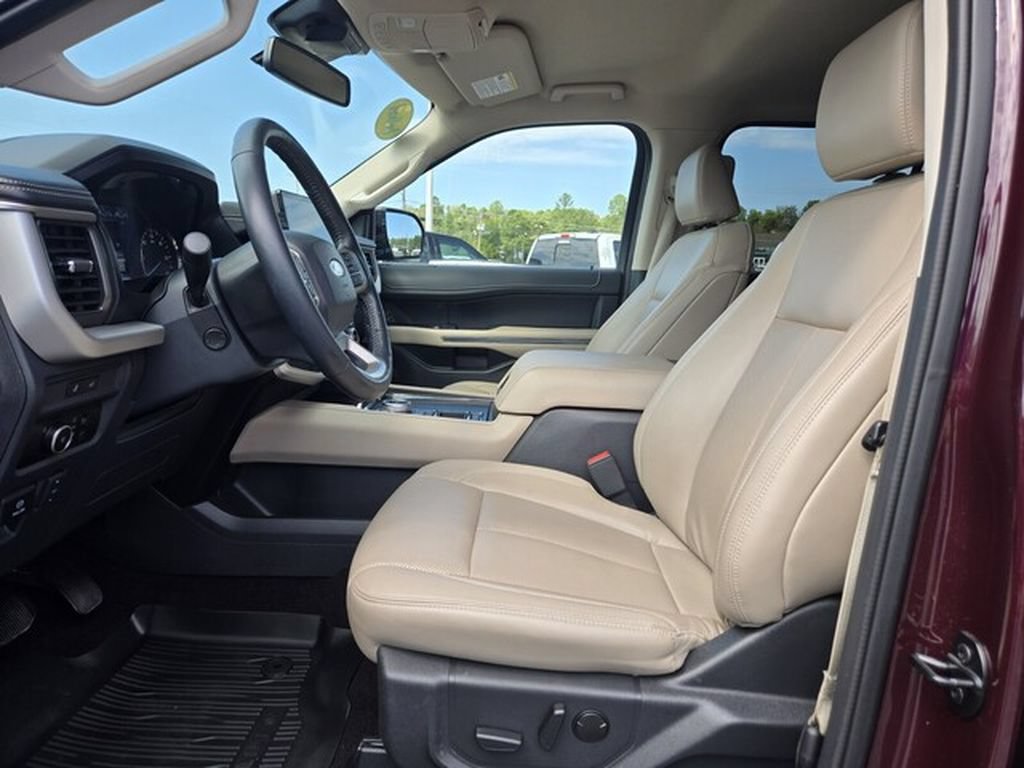 Used 2023 Ford Expedition XLT RWD image 9