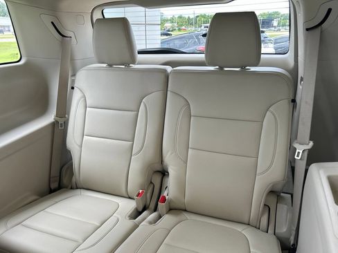 Used 2021 GMC Acadia Denali w/ Denali Technology Package FWD image 10