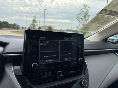 Used 2022 Toyota Corolla LE w/ Carpet Mat Package (TMS) image 17