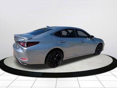 Certified 2023 Lexus ES 350 F Sport w/ Accessory Package (Z2) image 4