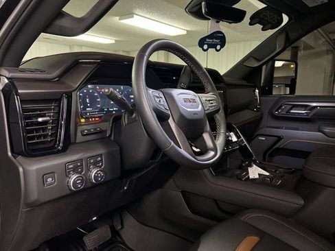 Certified 2025 GMC Sierra 2500 AT4 w/ AT4 Premium Plus Package AWD/4WD image 10