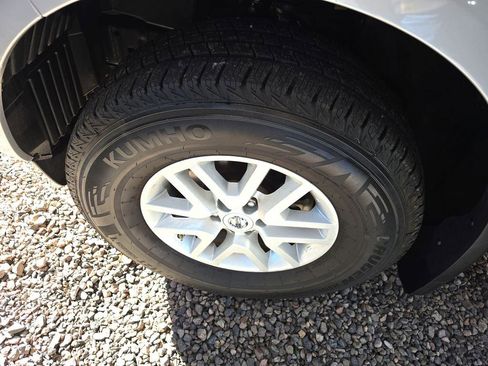 Used 2019 Nissan Frontier SV image 39