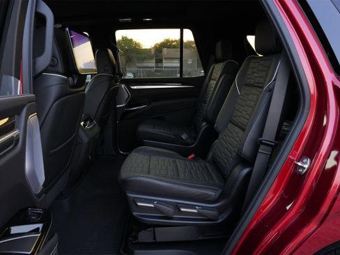 New 2025 Cadillac Escalade Sport Platinum w/ LPO, ONYX Package image 21