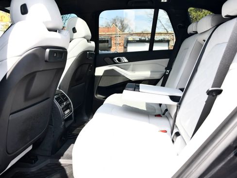 Used 2023 BMW X5 xDrive40i w/ Premium Package image 23