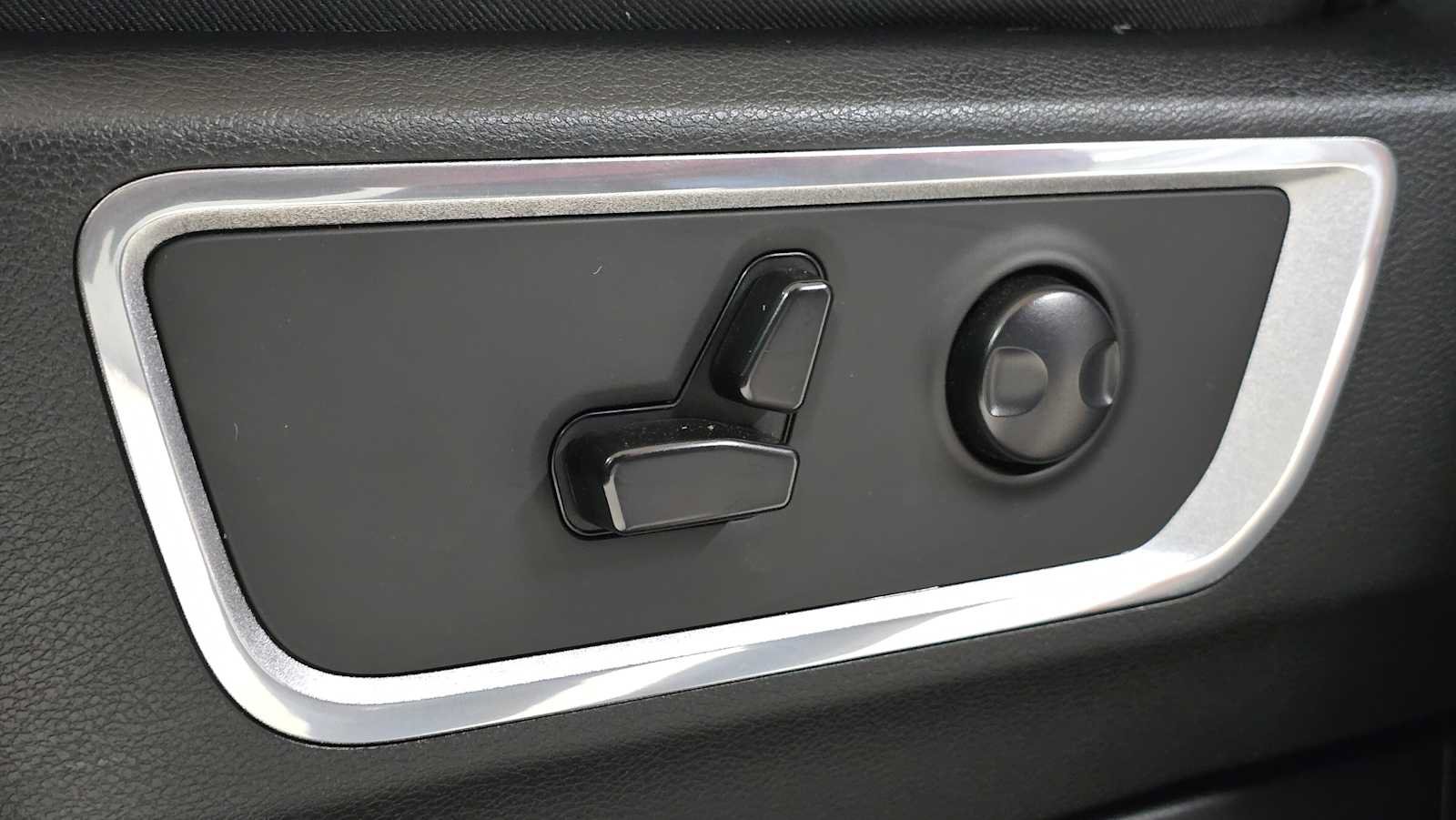 Used 2023 RAM 1500 Laramie AWD/4WD image 26