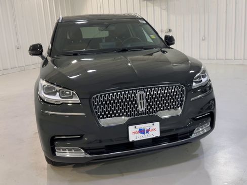 Used 2023 Lincoln Aviator Reserve w/ Equipment Group 201A RWD image 4