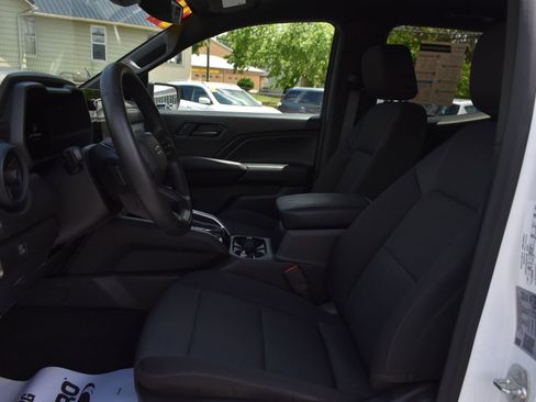 Used 2024 Chevrolet Colorado Trail Boss image 14