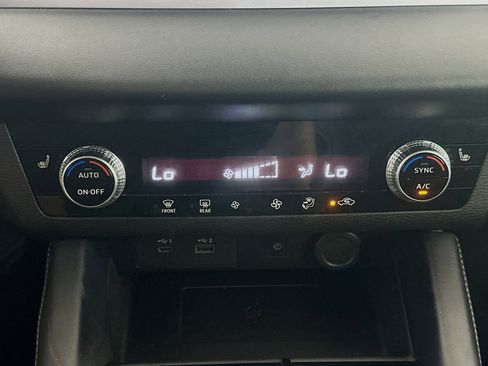 Used 2024 Mitsubishi Outlander SE FWD image 24