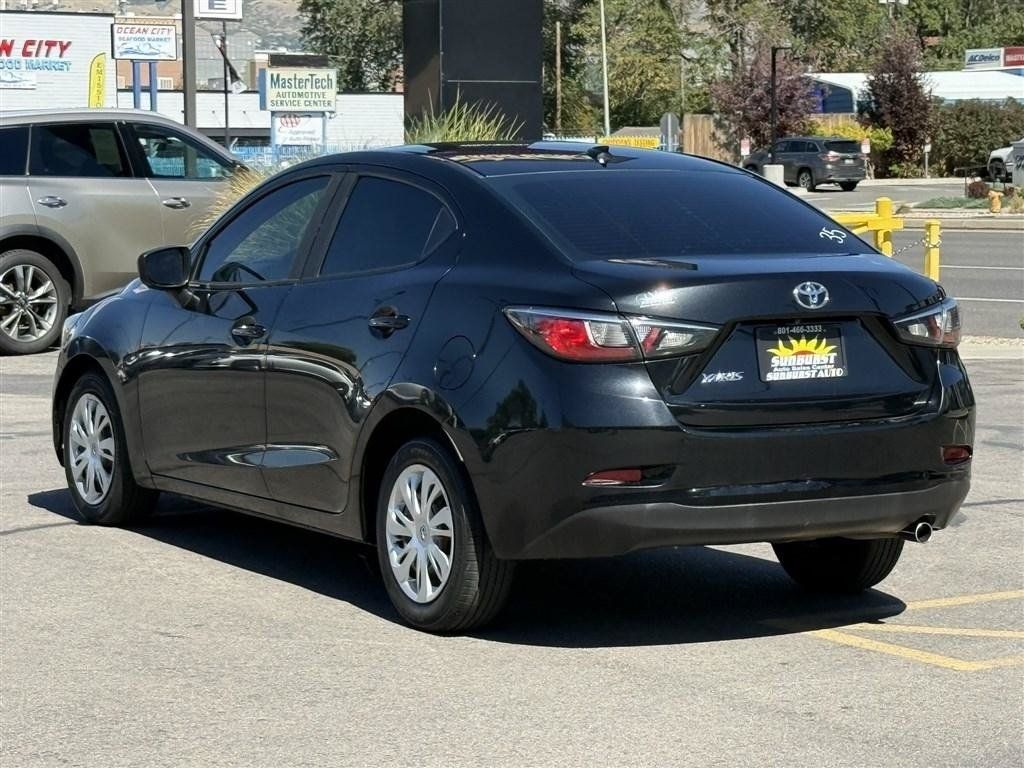 Used 2019 Toyota Yaris L FWD image 5