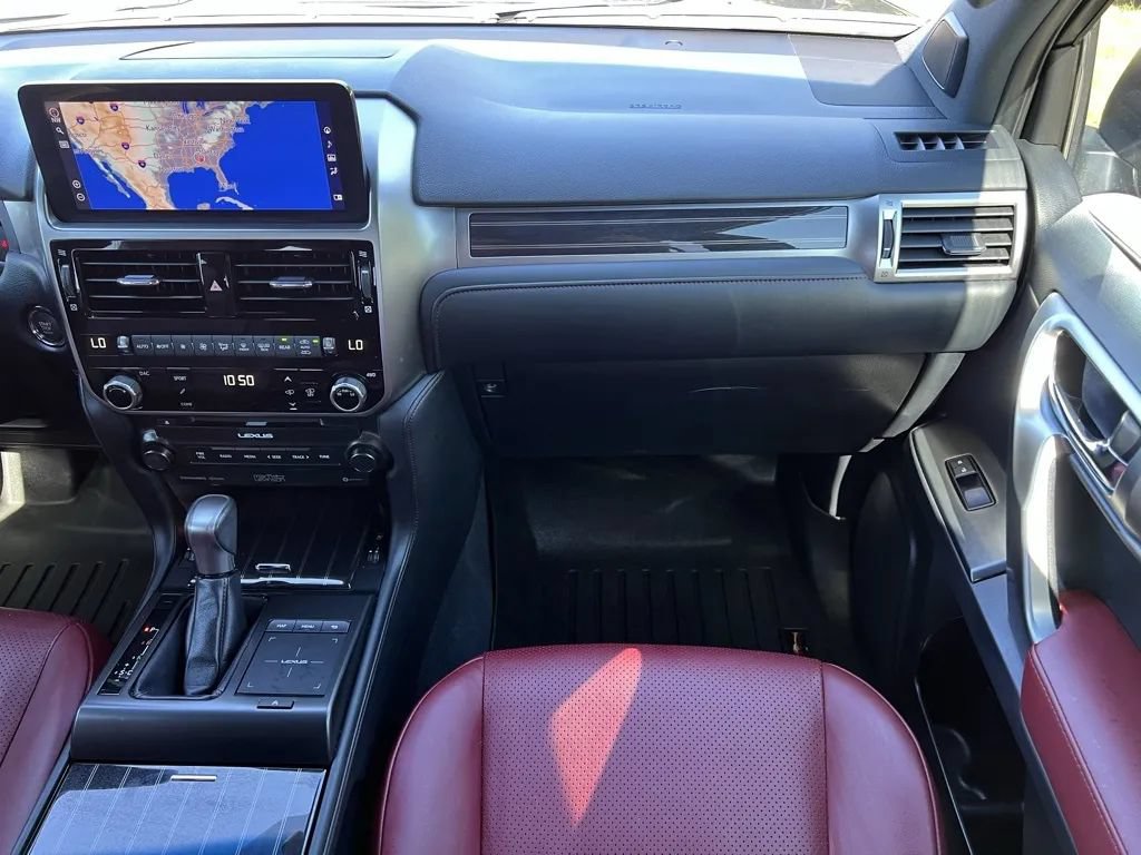 Used 2023 Lexus GX 460 Luxury w/ Accessory Package AWD/4WD image 17