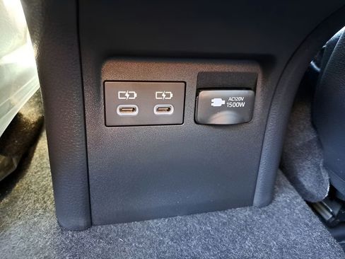 New 2026 Toyota Prius Plug-In Hybrid FWD image 9