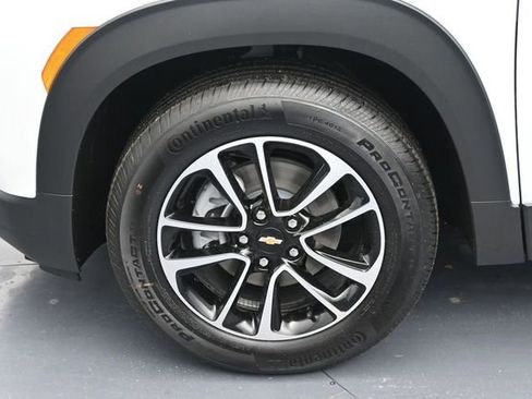 New 2026 Chevrolet TrailBlazer LT w/ Driver Confidence Package FWD image 24
