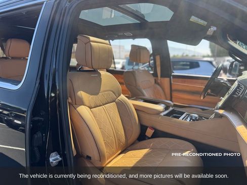 Used 2022 Jeep Grand Wagoneer Series III AWD/4WD image 9