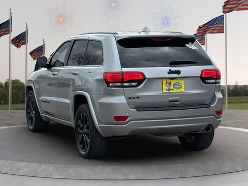 Used 2021 Jeep Grand Cherokee Laredo X AWD/4WD image 8