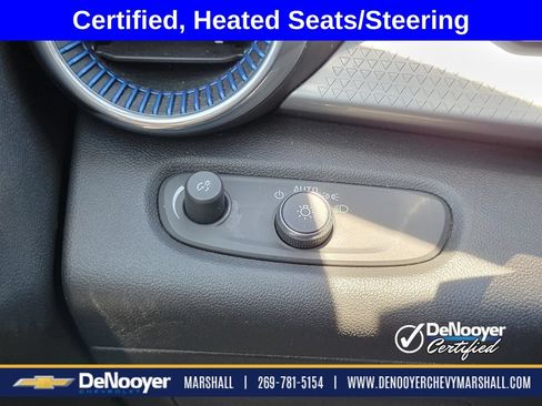 Used 2025 Chevrolet Trax LT w/ LT Convenience Package FWD image 13