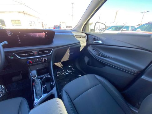 Used 2025 Buick Encore GX Preferred image 34